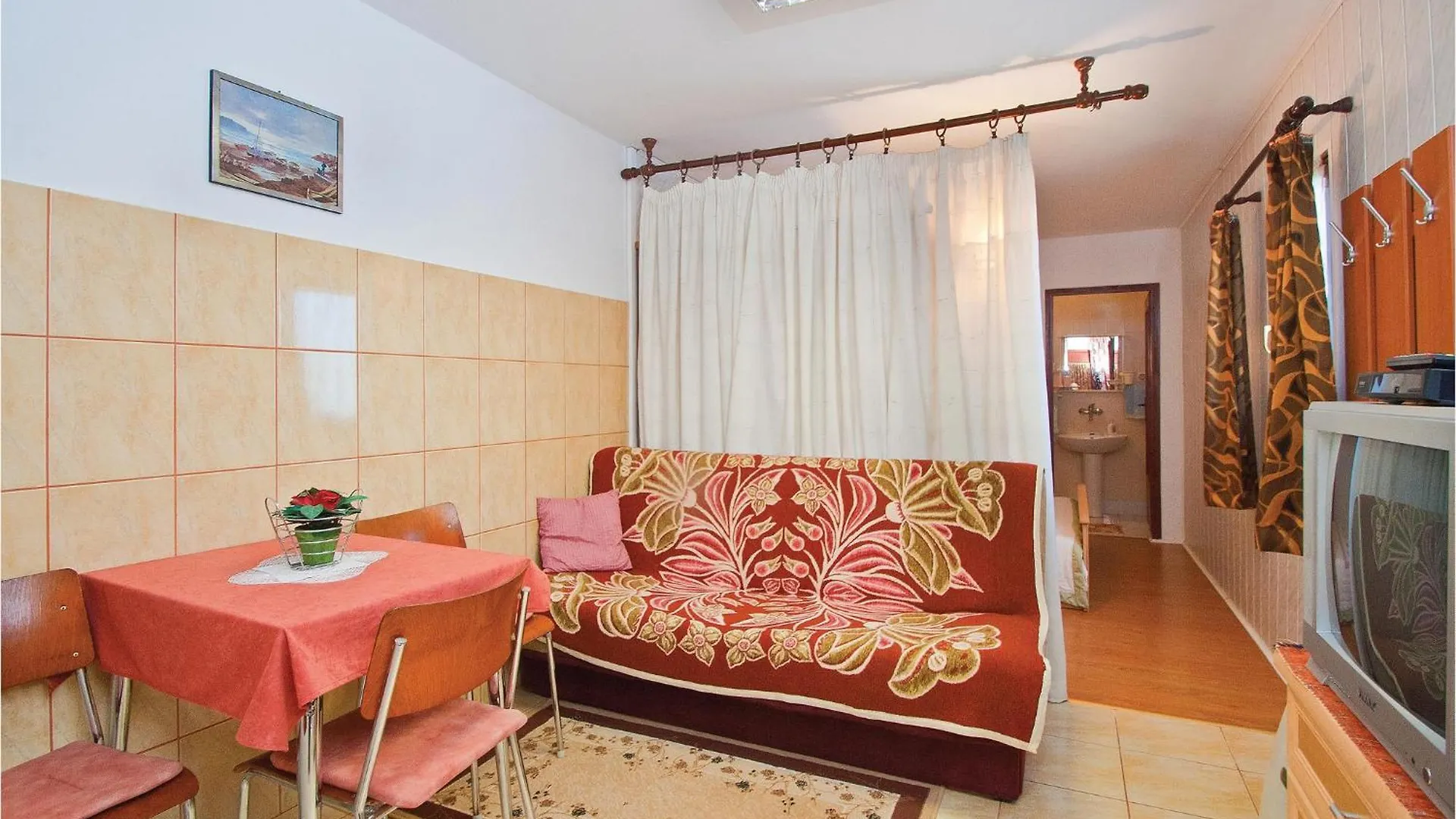 Awesome Apartment In Valtursko Polje With Kitchen Pula